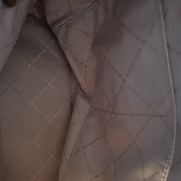 Michael Kors Tan and Black Charlotte Shoulder Bag - Picture 8 of 10